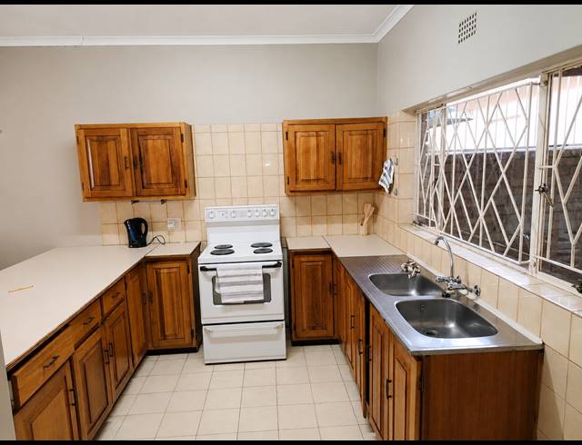 2 BEDROOM TOWNHOUSE FOR SALE IN RUSTENBURG CENTRAL